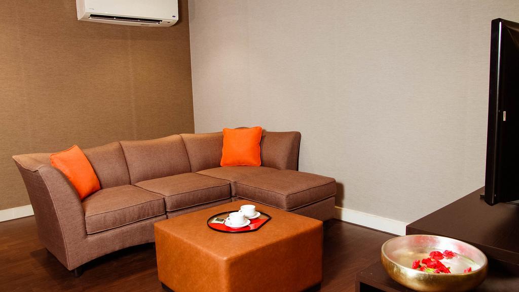 Compass Living Joy Apart otel Ho Şi Min Dış mekan fotoğraf