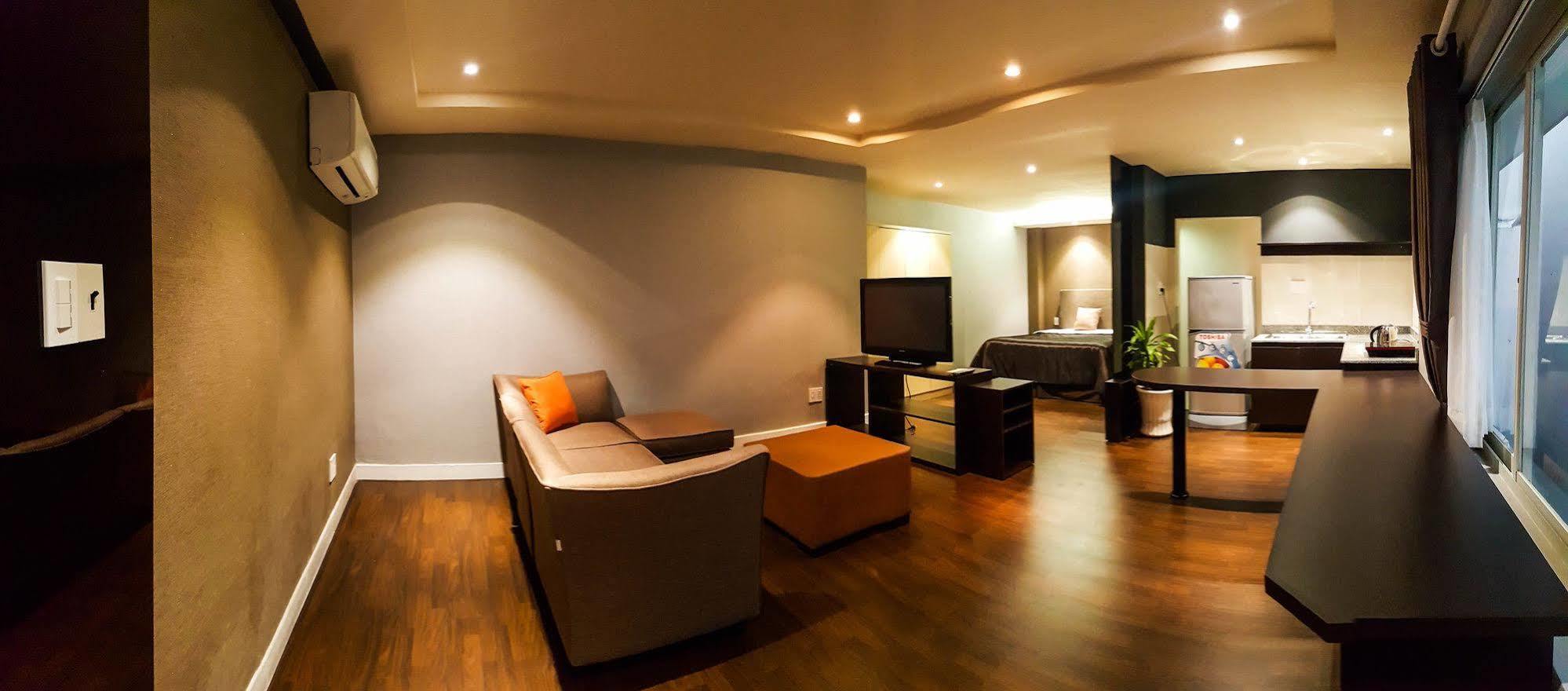 Compass Living Joy Apart otel Ho Şi Min Dış mekan fotoğraf